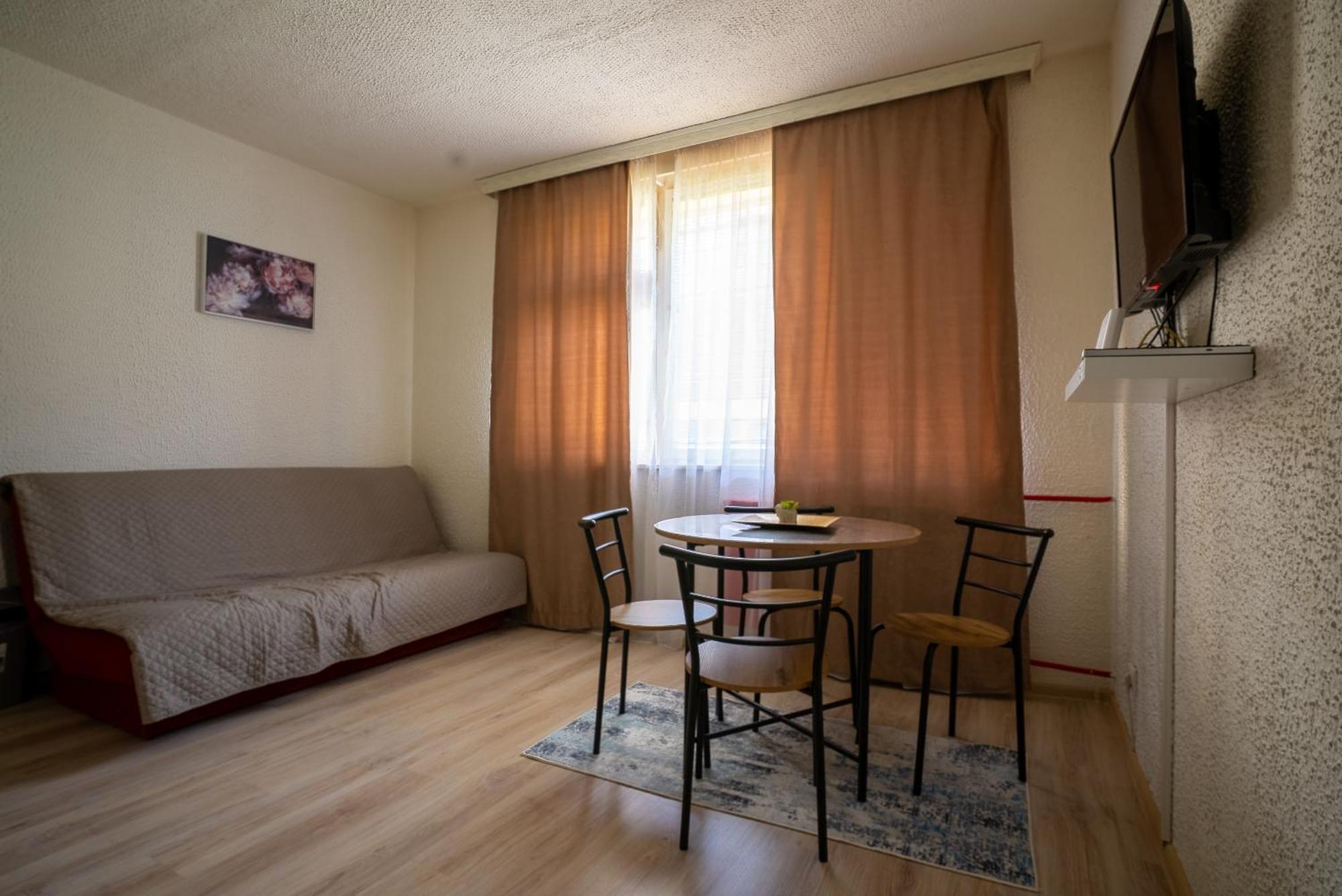 Apartment M&a *